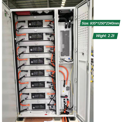 215KWh LiFePo4 Bataryası 100KW Açık BESS Kabinesi sıvı soğutma ve 2.2T nominal güçle